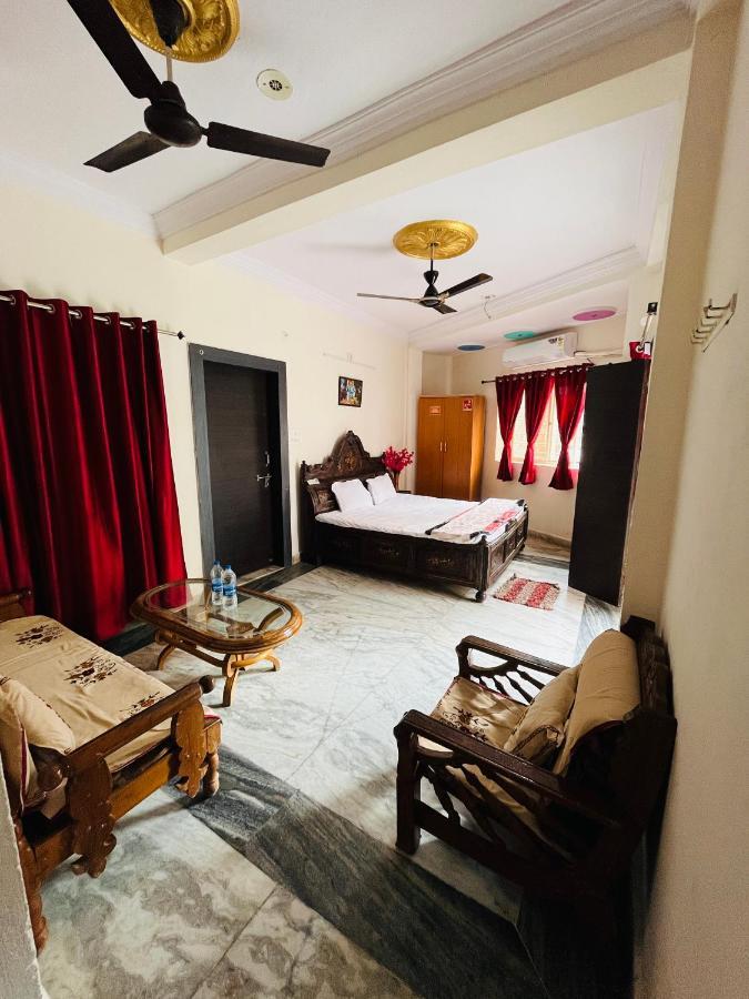 Tiwari G Home Stay Ujjain Exterior foto